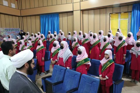 تصاویر/ برگزاری جشن دهه کرامت با حضور دانش آموزان دختر قروه ای