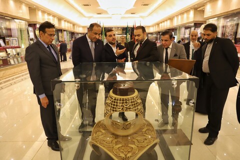 تصاویر/ دیدار وزیر فرهنگ عراق با حجت السلام والمسلمین شهرستانی