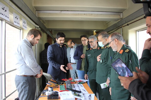 تصاویر/ نخبگان و فناوران و مخترعین بسیجی و قرارگاه جهاد علمی بسیج استان آذربایجان شرقی