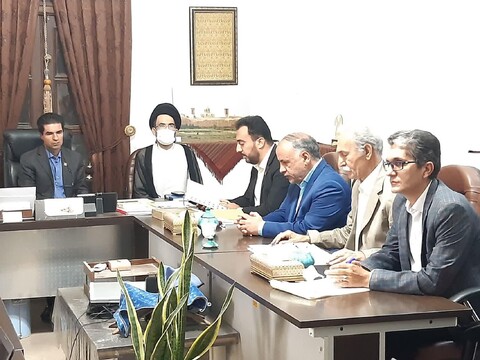 تصاویر/ دیدارنماینده ولی فقیه درکاشان با فعالان  حفظ ابنیه های تاریخی، رئیس وکارکنان میراث فرهنگی