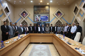 تصاویر/ دیدار ریاست شورای عالی استانهای کشور با اعضای شورای شهر استان قم