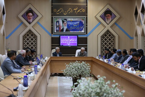تصاویر/ دیدار ریاست شورای عالی استانهای کشور با اعضای شورای شهر استان قم