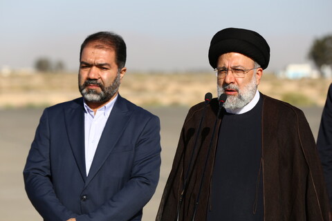 تصاویر/ ورود رئیس جمهور به اصفهان و استقبال مسولان عالی استان