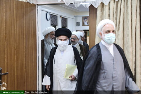 بالصور/ رئيس السلطة القضائية في إيران يلتقي بمراجع الدين والعلماء بقم المقدسة