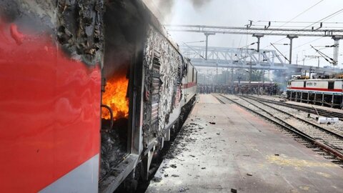 ہندوستان؛ کئی ریاستوں میں جلاؤ گھیراؤ اور پرتشدد واقعات