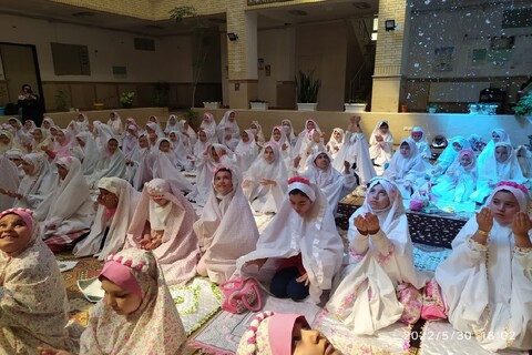 تصاویر/ برگزاری مراسم جشن تکلیف در مدرسه علمیه ریحانة الرسول ارومیه