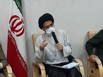 وظیفه مسئولان تلاش برای رفع مشکلات مردم است