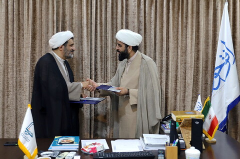 Photo/ Memorandum of Cooperation Signed between Seminaries Scientific Forums and The Center of Media and Cyberspace for Seminaries