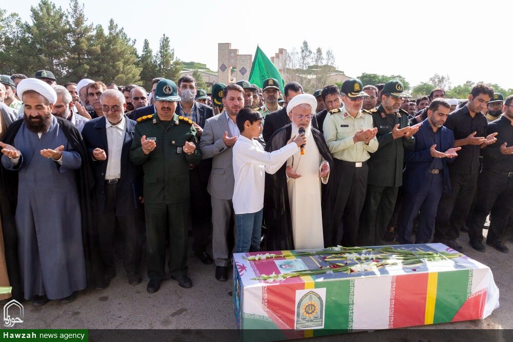 تصاویر/ تشییع پیکر شهید مدافع امنیت جواد زارعی در یزد