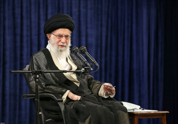 برنامه دشمن تضعیف ایمان و امید و القاء بن‌بست و کارنابلدی مسئولان است