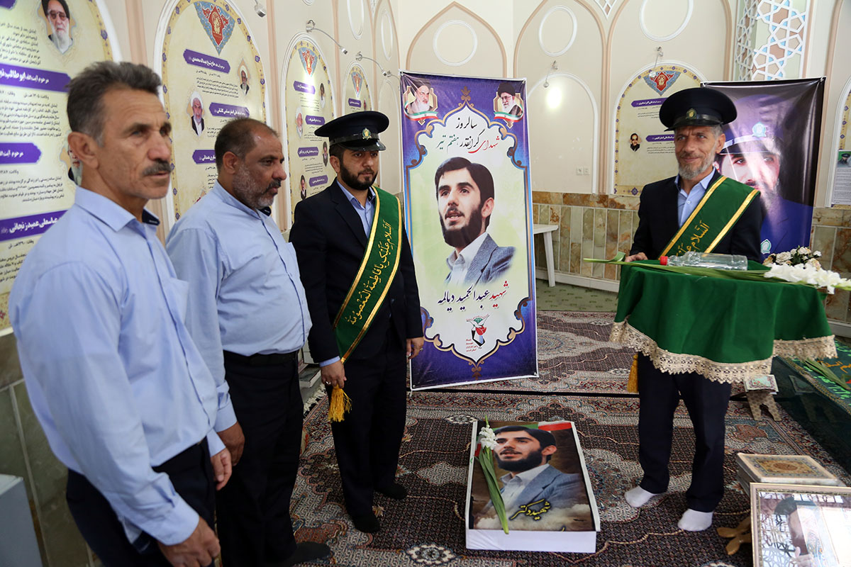 Photo/ Dust clearing martyrs of 28 June 1981 tomb (7th of Tir Tragedy)