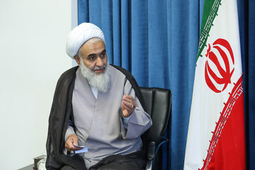 فعالان مساجد خود را مالک مسجد ندانند | نقش محوری امام جماعت پررنگ دیده شود