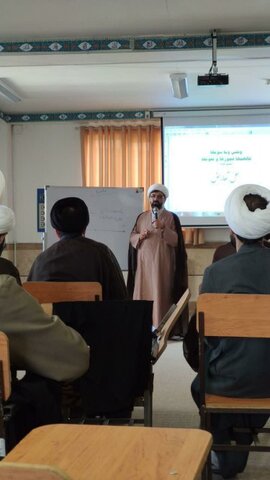 تصاویر/ برگزاری کلاس های مشاوره اسلامی برای روحانیون و طلاب کردستانی