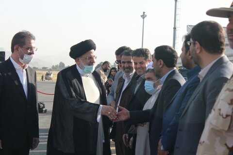 استقبال از رئیس جمهور در فرودگاه سنندج