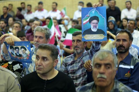 تصاویر/ حضور رئیس جمهور در جمع مردم سقز