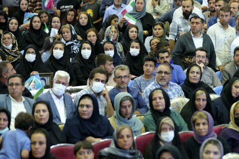 تصاویر/ حضور رئیس جمهور در جمع مردم سقز