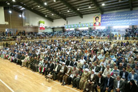 تصاویر/ حضور رئیس جمهور در جمع مردم سقز