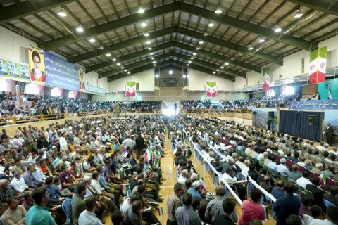 تصاویر/ حضور رئیس جمهور در جمع مردم سقز