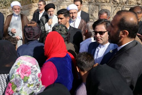 تصاویر/ حضور رئیس جمهور در بین اهالی روستای «قلعه‌جی» شهرستان سروآباد کردستان
