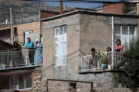 تصاویر/ حضور رئیس جمهور در بین اهالی روستای «قلعه‌جی» شهرستان سروآباد کردستان