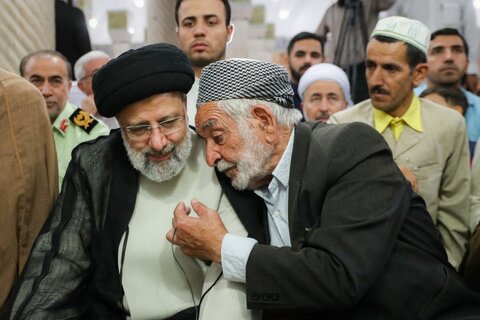 تصاویر/حضور رئیس جمهور در نماز جمعه اهل سنت سنندج