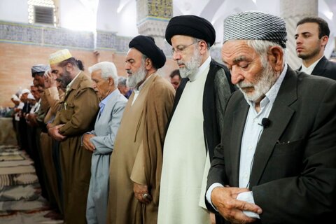 تصاویر/حضور رئیس جمهور در نماز جمعه اهل سنت سنندج