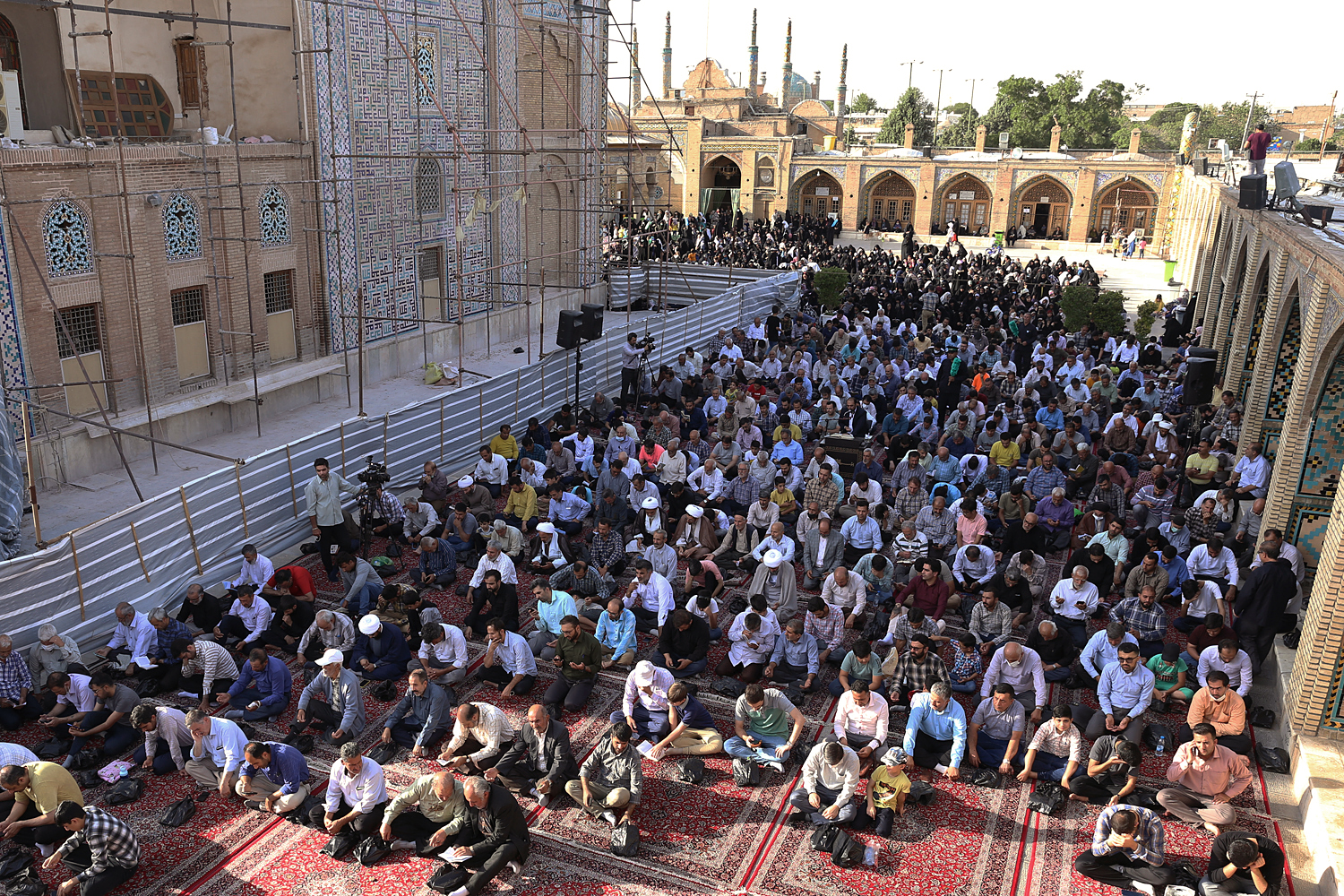 تصاویر/ مراسم پرفیض دعای عرفه در  آستان مقدس امامزاده حسین (ع) قزوین