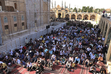 تصاویر/ مراسم پرفیض دعای عرفه در  آستان مقدس امامزاده حسین (ع) قزوین
