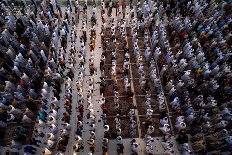 بالصور/  إقامة صلاة عيد الأضحى المبارك في الصحن العلوي الشريف