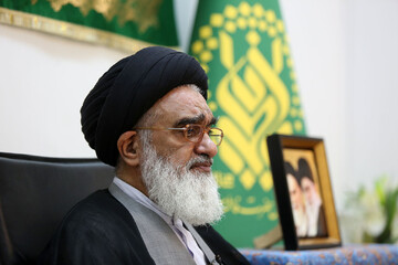 خودروسازان انتقادهای منطقی مردم را بشنوند