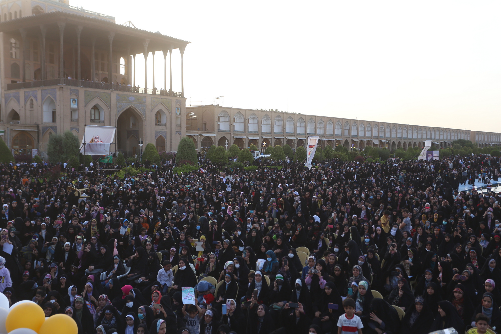 Photo/ "The Color of God" Isfahan mass gathering celebrate Hijab and Modesty Week