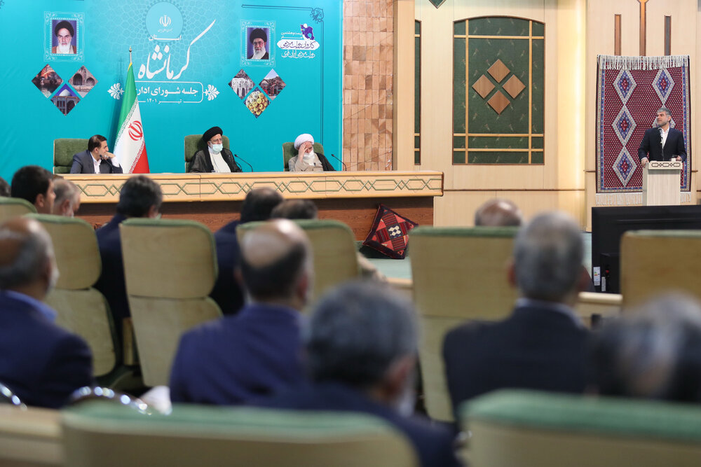 مروری بر رویدادهای سفر یک‌روزه رئیس‌جمهور به کرمانشاه | مردم به حل مشکلات امید دارند