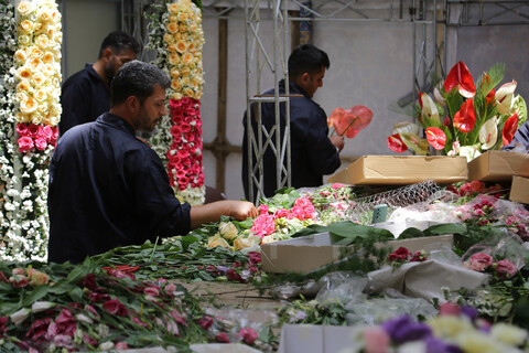 تصاویر/ حال و هوای حرم مطهر رضوی در دهه ولایت