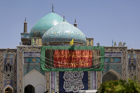 تصاویر/ حال و هوای حرم مطهر رضوی در دهه ولایت