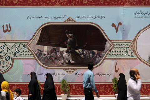 تصاویر/ حال و هوای حرم مطهر رضوی در دهه ولایت