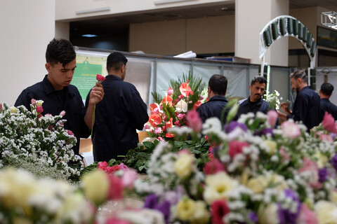 تصاویر/ حال و هوای حرم مطهر رضوی در دهه ولایت