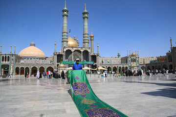 تصاویر/ سبز پوش شدن حرم حضرت معصومه(س) در آستانه عید غدیر