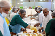 تصاویر/ پخت و پز غذا در مهمانسرای آستان مقدس حضرت معصومه(س) در عید غدیر