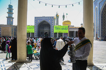 تصاویر/ حال و هوای حرم حضرت معصومه(س) در روز عید غدیر