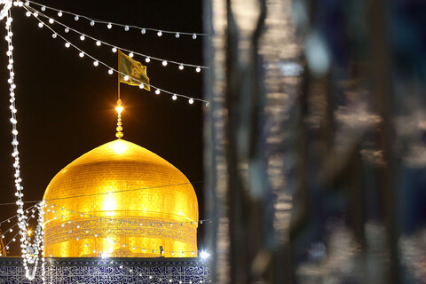 تصاویر/ حال‌ و هوای حرم مطهر رضوی در شب عید غدیر