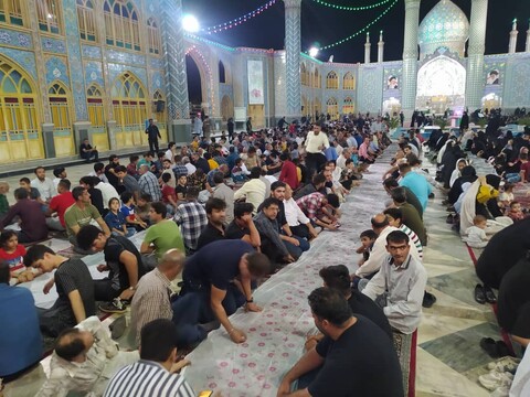 تصاویر: اطعام ۸ هزار نفری استان مقدس هلال بن علی آران وبیدگل درشب عیدغدیر