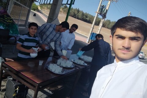 تصاویر/ ایستگاه صلواتی طلاب شاهین دژ در روز غدیر