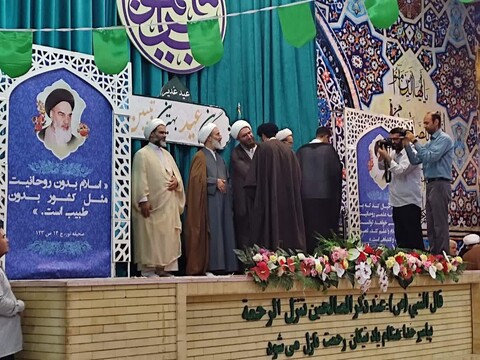 تصاویر/ جشن عمامه‌گذاری طلاب حوزه علمیه مرند