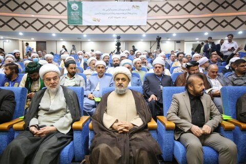 تصاویر/اولین کنفرانس منطقه ای وحدت اسلامی در سنندج