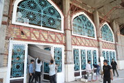 تصاویر / آماده‌سازی  نمایشگاه "مسجد جامعه پرداز" در شبستان بقیع مسجد مقدس جمکران