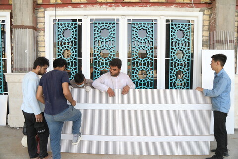 آماده‌سازی  نمایشگاه "مسجد جامعه پرداز" در شبستان بقیع مسجد مقدس جمکران