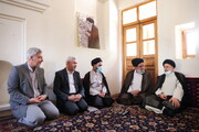 بازدید رئیس جمهور از خانه پدری امام خمینی (ره) در خمین
