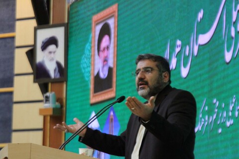 تصاویر / نشست فعالان فرهنگی استان همدان با حضور وزیر ارشاد