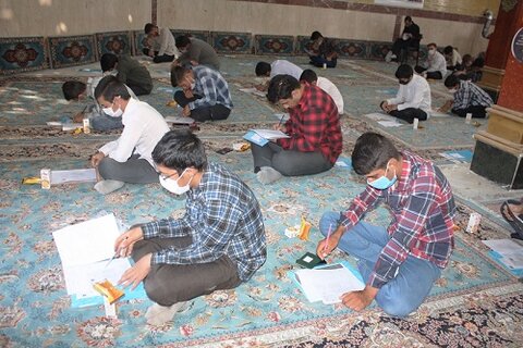 آزمون ورودی حوزه  علمیه در کرمانشاه برگزار شد