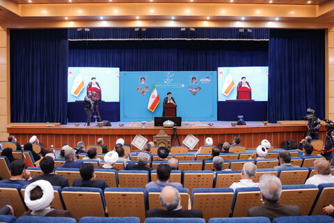 تصاویر/ دیدار رئیس جمهور با خانواده شهدا، ایثارگران و نخبگان استان مرکزی